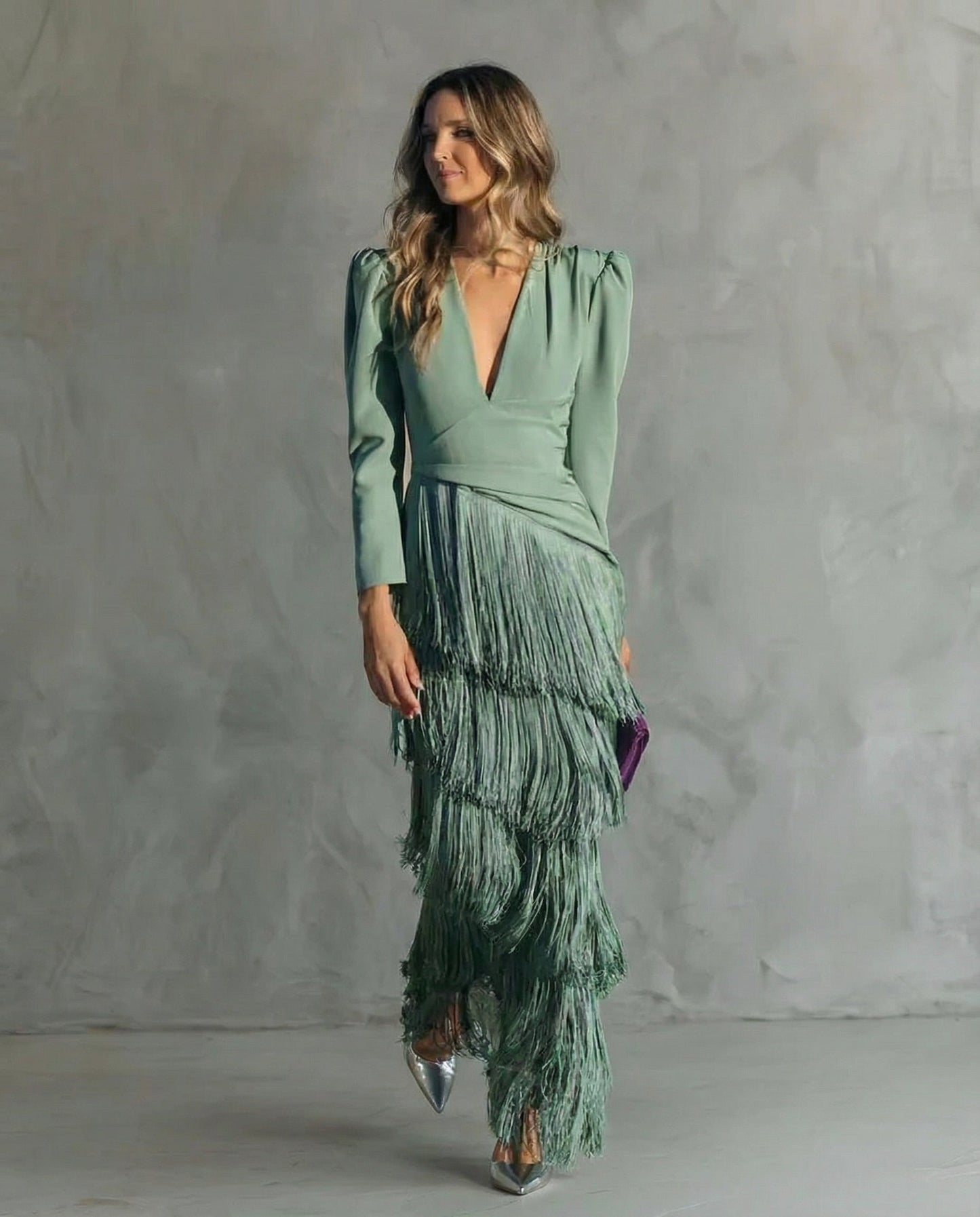 Clara | Robe midi élégante à manches frangées